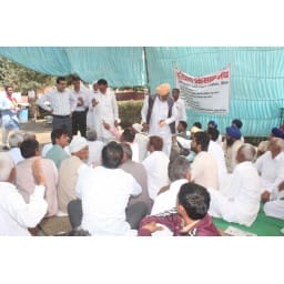 sirsa news, hindi news, protest, farmers, corp, destroy, sirsa