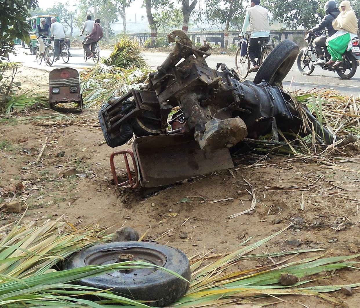 Tractor overturned two injured