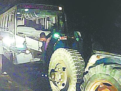 two died and eight injured in an accident in faizabad.
