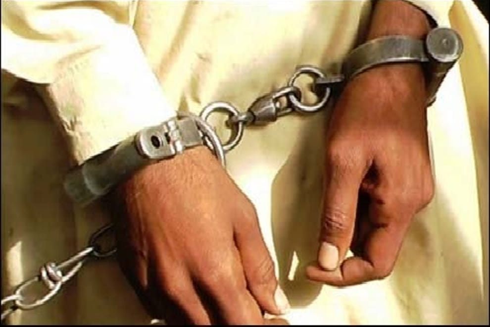 former homeguard arrested for extorting passengers at new delhi railway station
