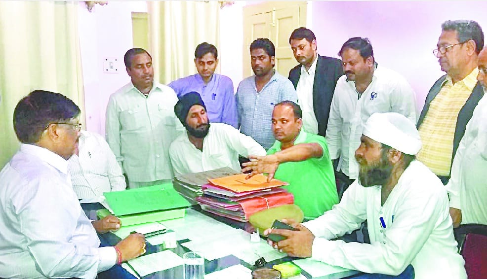block pramukh and pradhan assault in kotwali premises 