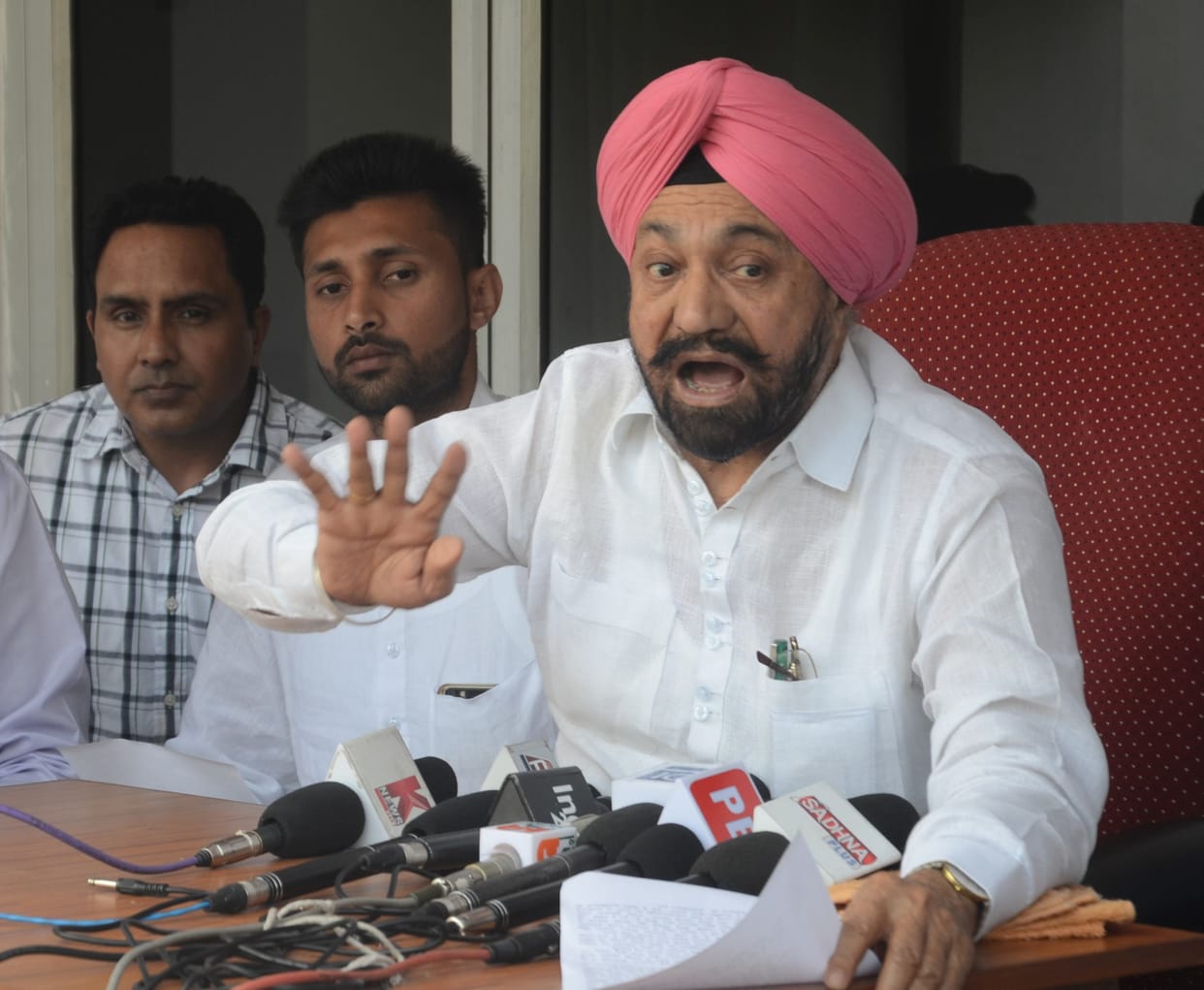 NRI to help SP to win UP assembly poll.