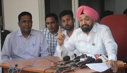 NRI to help SP to win UP assembly poll.