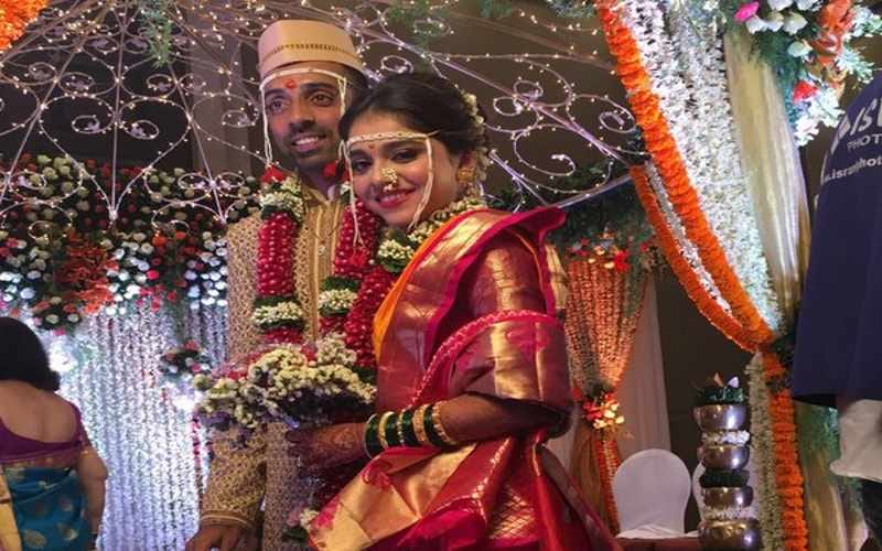 Dhawal kulkarni Twittes About wife 
