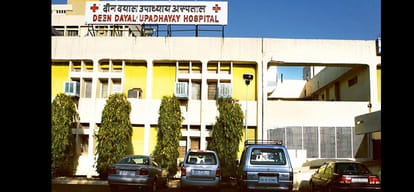 delhi government hospital have not shroud for dead bodies