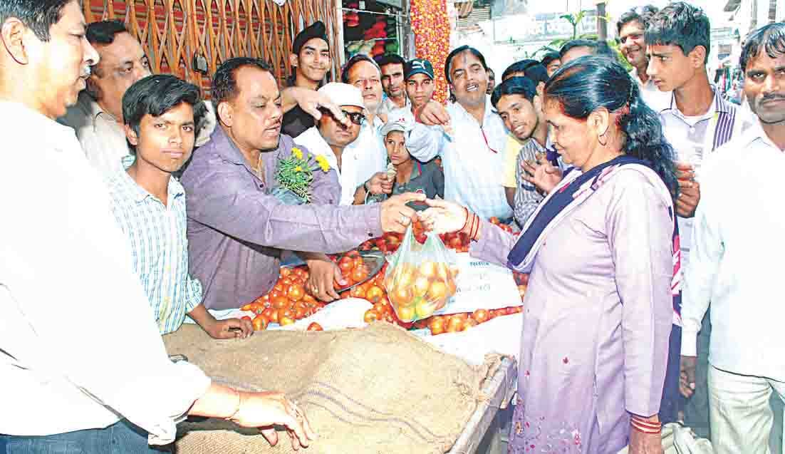 goldsmith protest against  goverment in rampur
