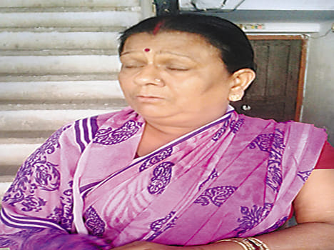 Chain of the engineer's wife robbed by Bikers 