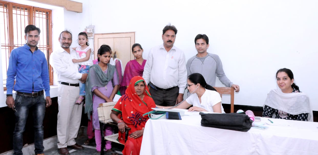 five hunderd patients cheking in medical camp