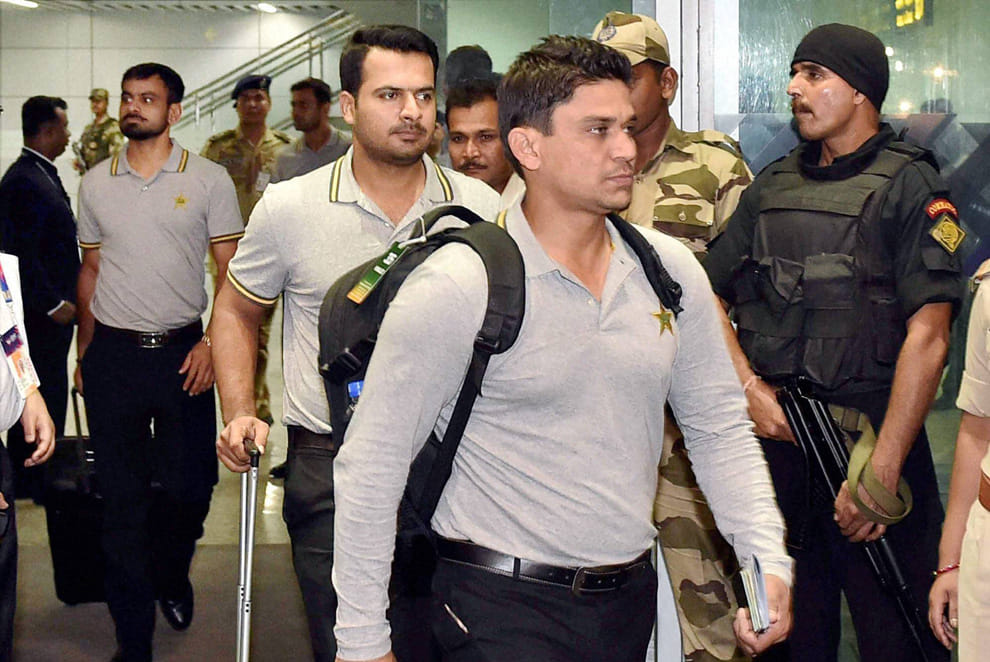 Pakistani cricketers arrival kolkata airport india
