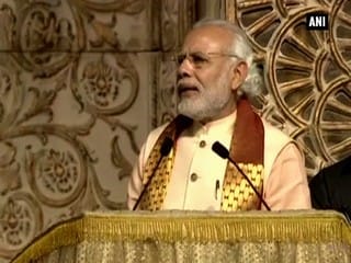 श्री श्री रविशंकर को दी बधाई