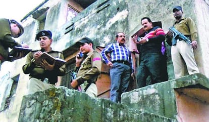 half naked dead body of class 9th girl found in room