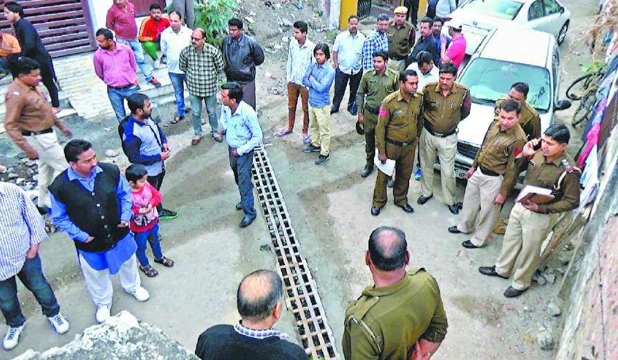 half naked dead body of class 9th girl found in room