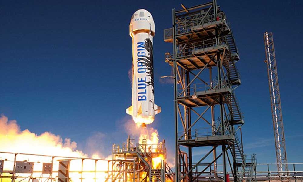 China successfully launches longest manned space mission