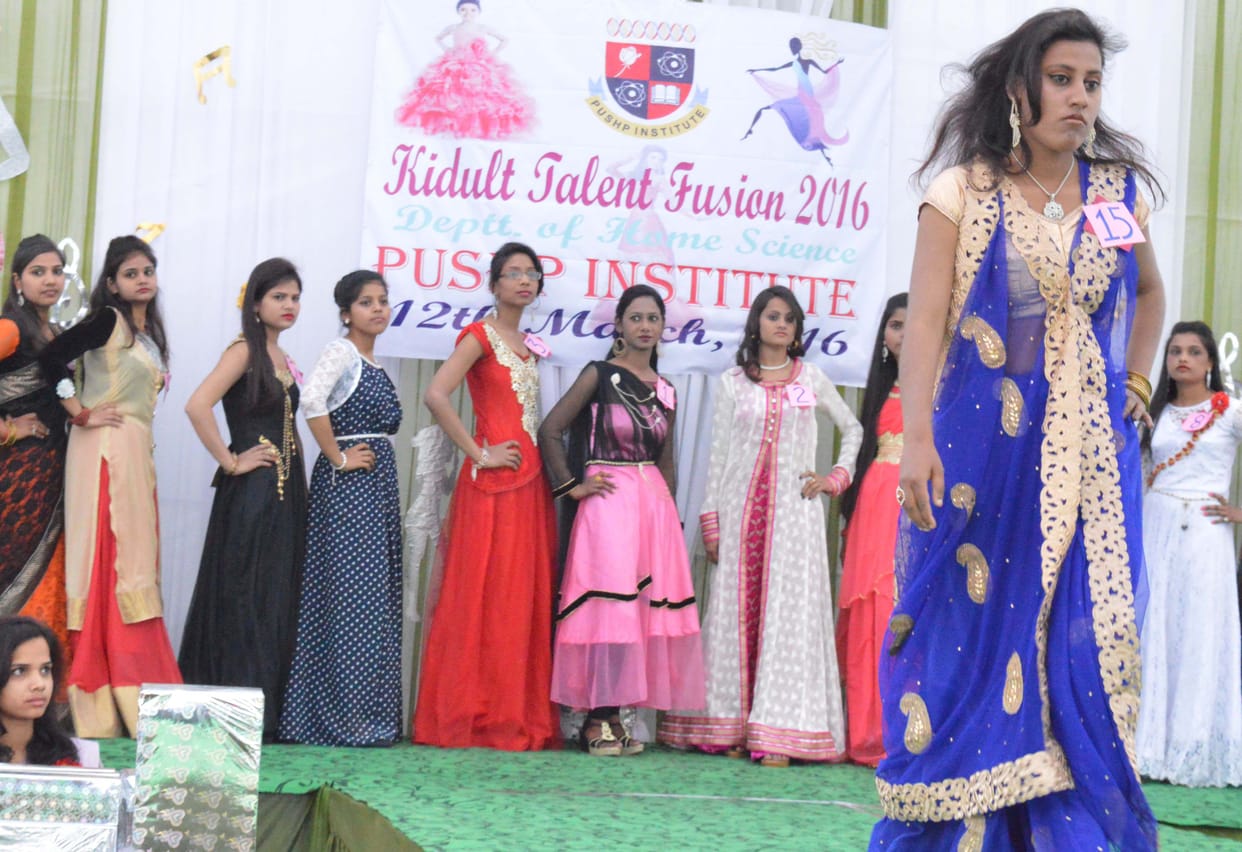 Kumar won the title of Fashion Queen Wear these Kajyul