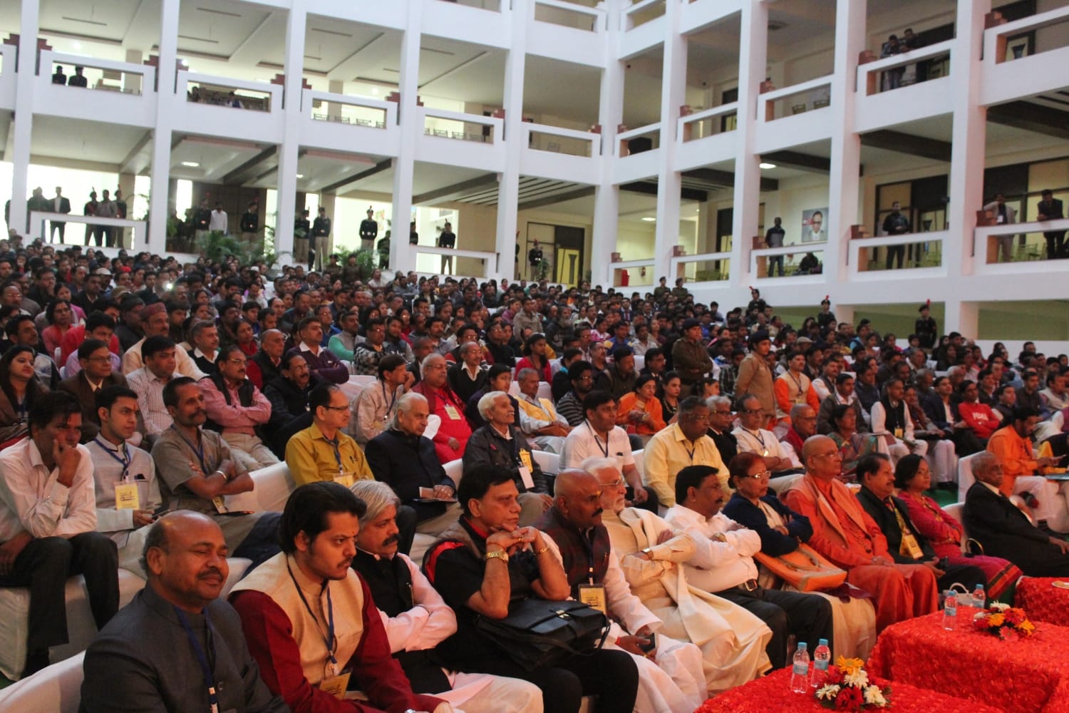huge crowd in amar ujala jyotish mahakumbh first day