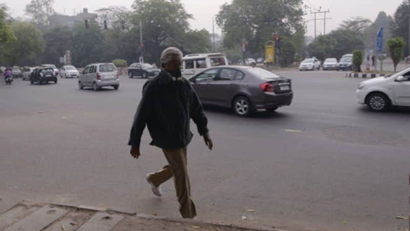 Amitabh Bachchan goes unrecognised on Delhi roads