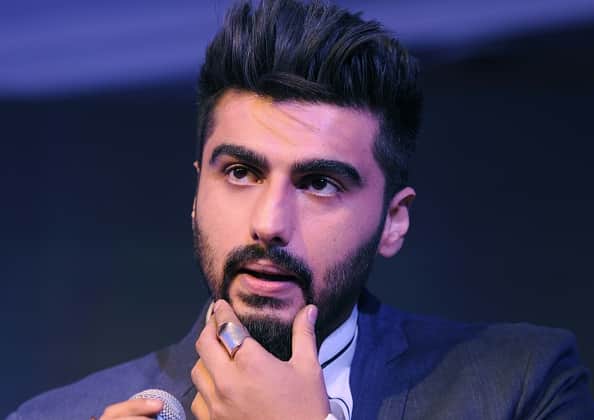 arjun kapoor denied to call kareena kapoor