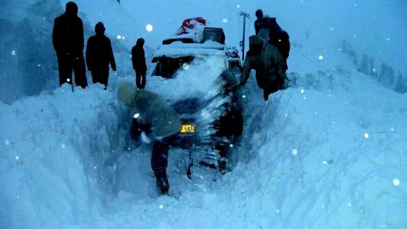 army rescues 73 civilians caught in avalanche in Kupwara 