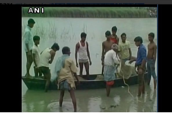 boat capsizes in bihar, five children died