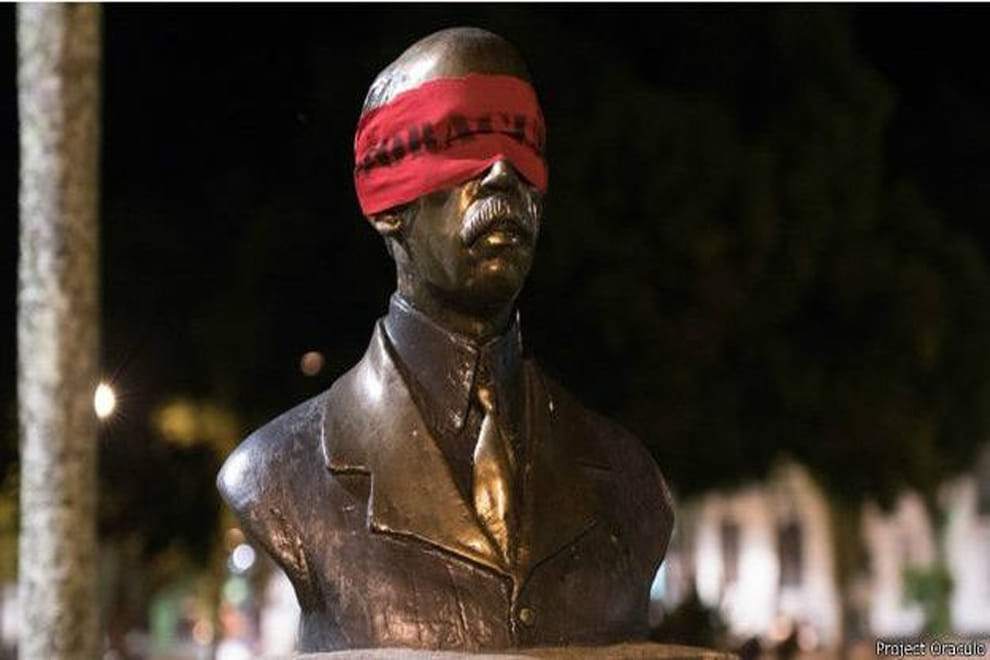brazil rio statues blindfolded