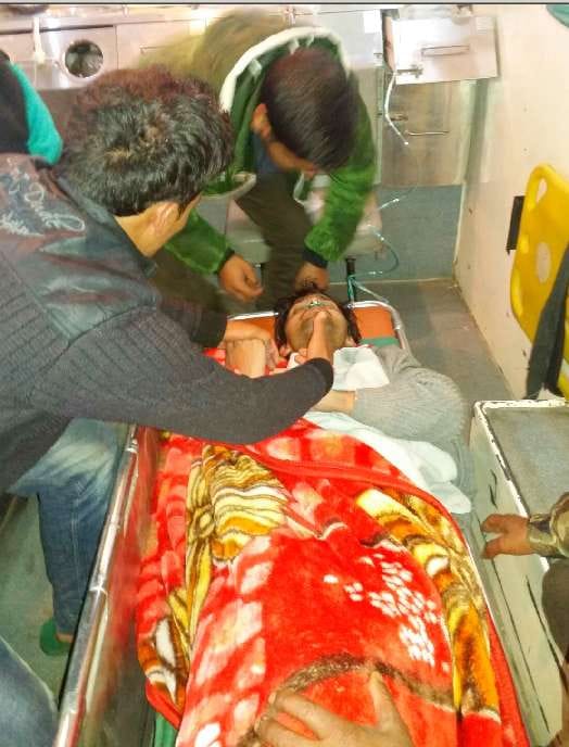 Five engineering students and guide rescued from chandrakhani pass two still trapped kullu himachal
