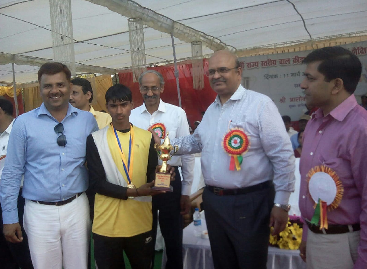 deependra of aligarh won gold medal