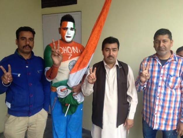 dhoni fan rambabu, captain cool fan, mahendra singh dhoni fan, t20 world cup