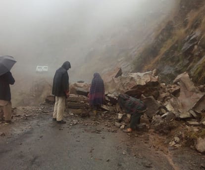 heavy rain and landslide in jammu and kashmir