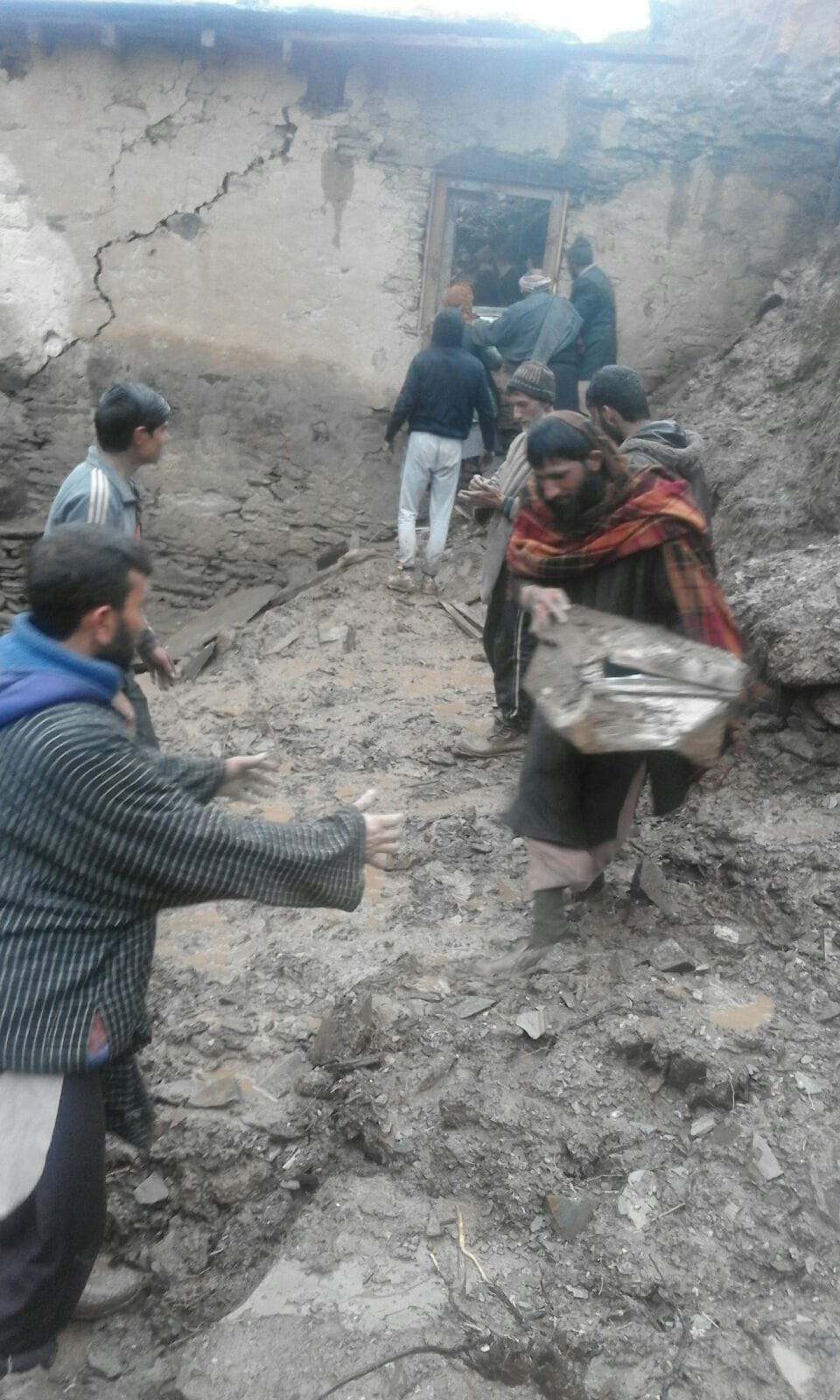 100 canal land Danger zone in gool