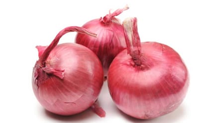 Onion price still high even after wholesale price falls to rupee 3 per kg