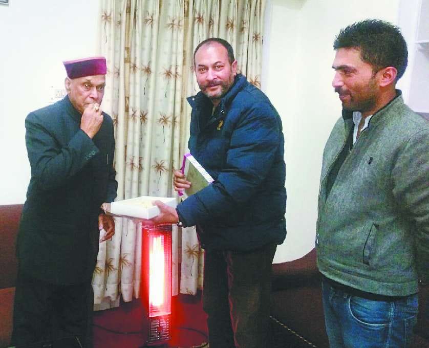 cm virbhadra singh brother in law prithvi sen meeting with former cm prem kumar dhumal