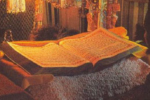 amritsar insolence, shri guru granth sahib insolence, incolence incident in amritsar, amritsar