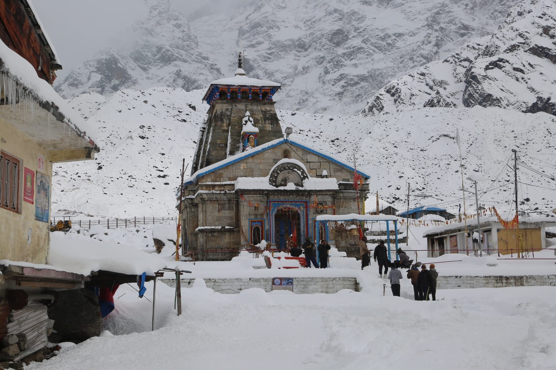  heavy snowfall in kedarnath dham rudraprayag