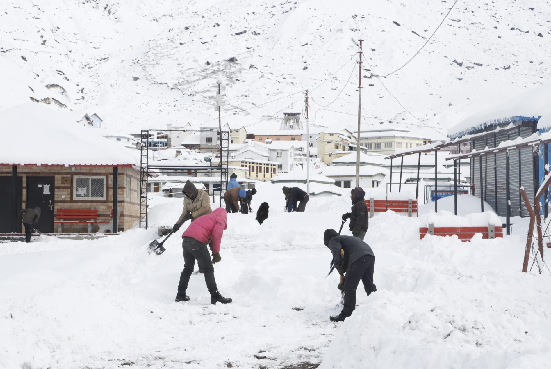 three feet snow fall in Kedarnath.