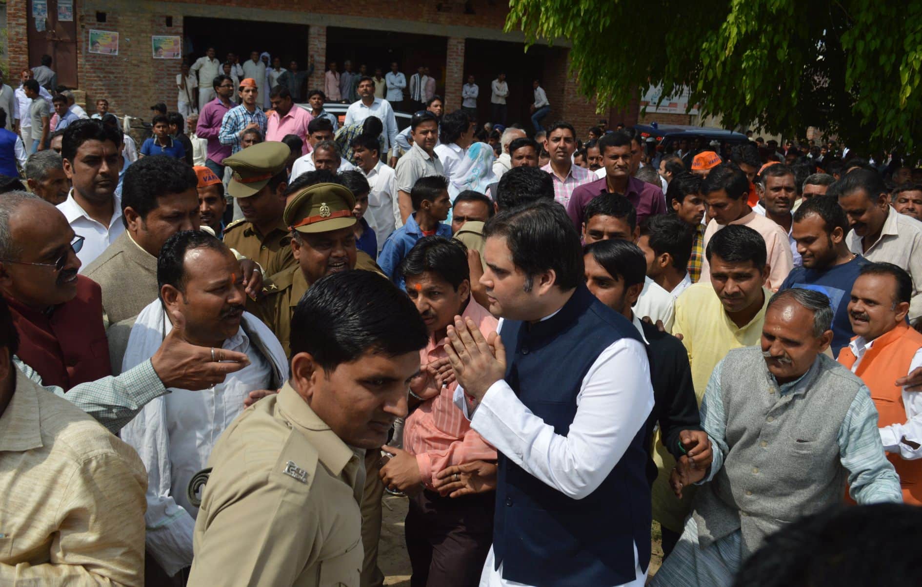 stage of varun gandhi broken