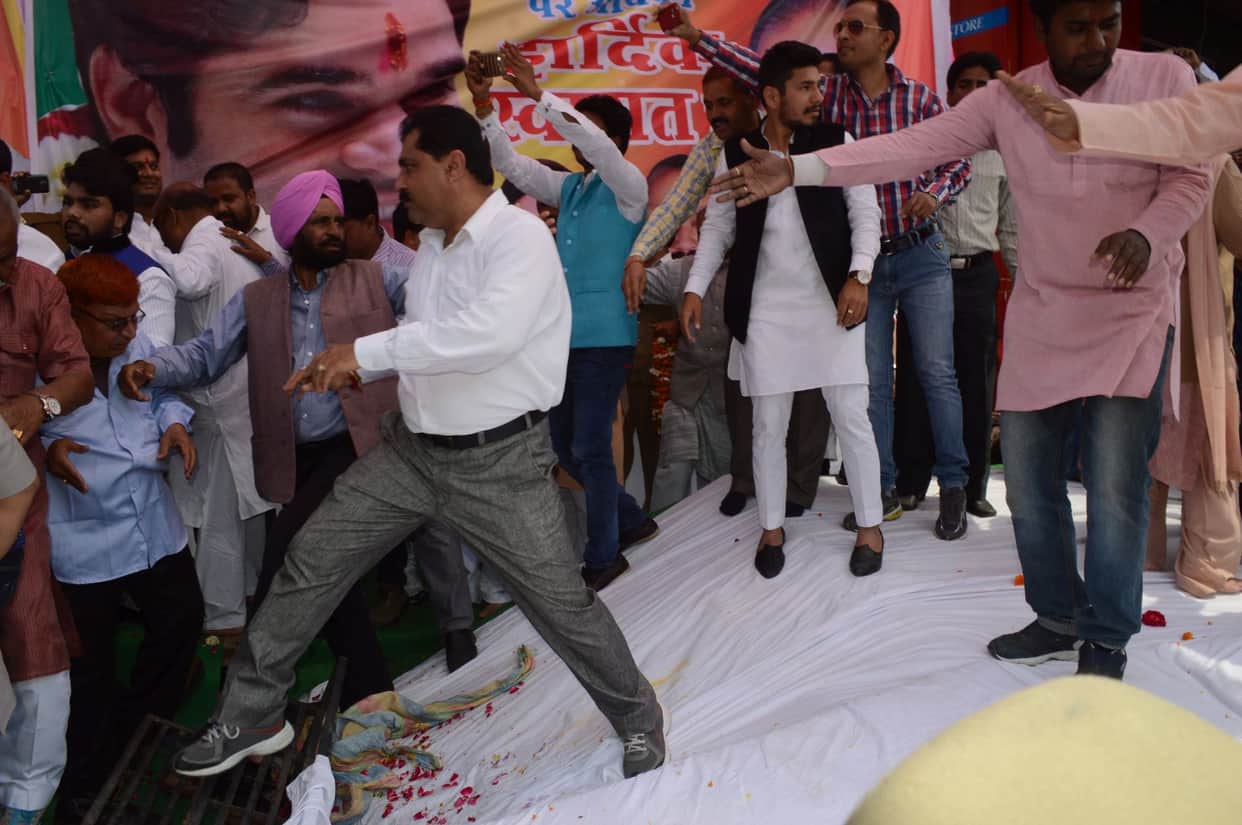 stage of varun gandhi broken
