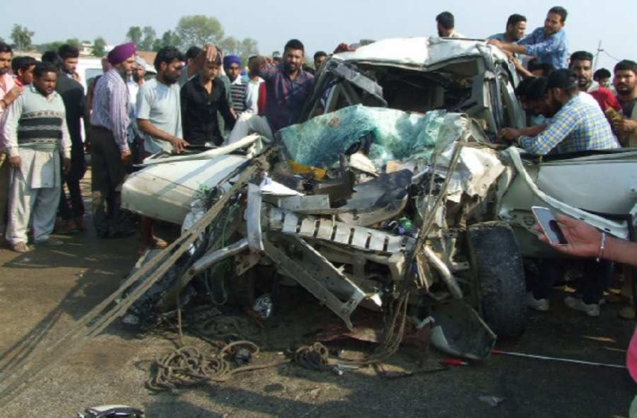 brutal road accident in bathinda, 4 killed, 2 serious