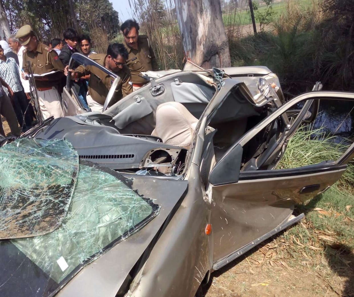 four people dead in car accident in khatauli