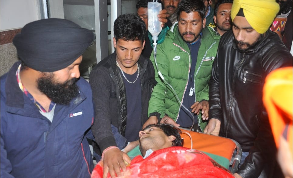 chandrakhani pass, chandrakhani rescue, slite students rescue in chandrakhani pass