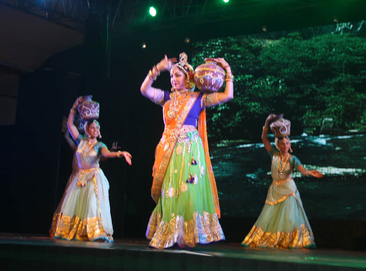 hema malini dances as radha in a program