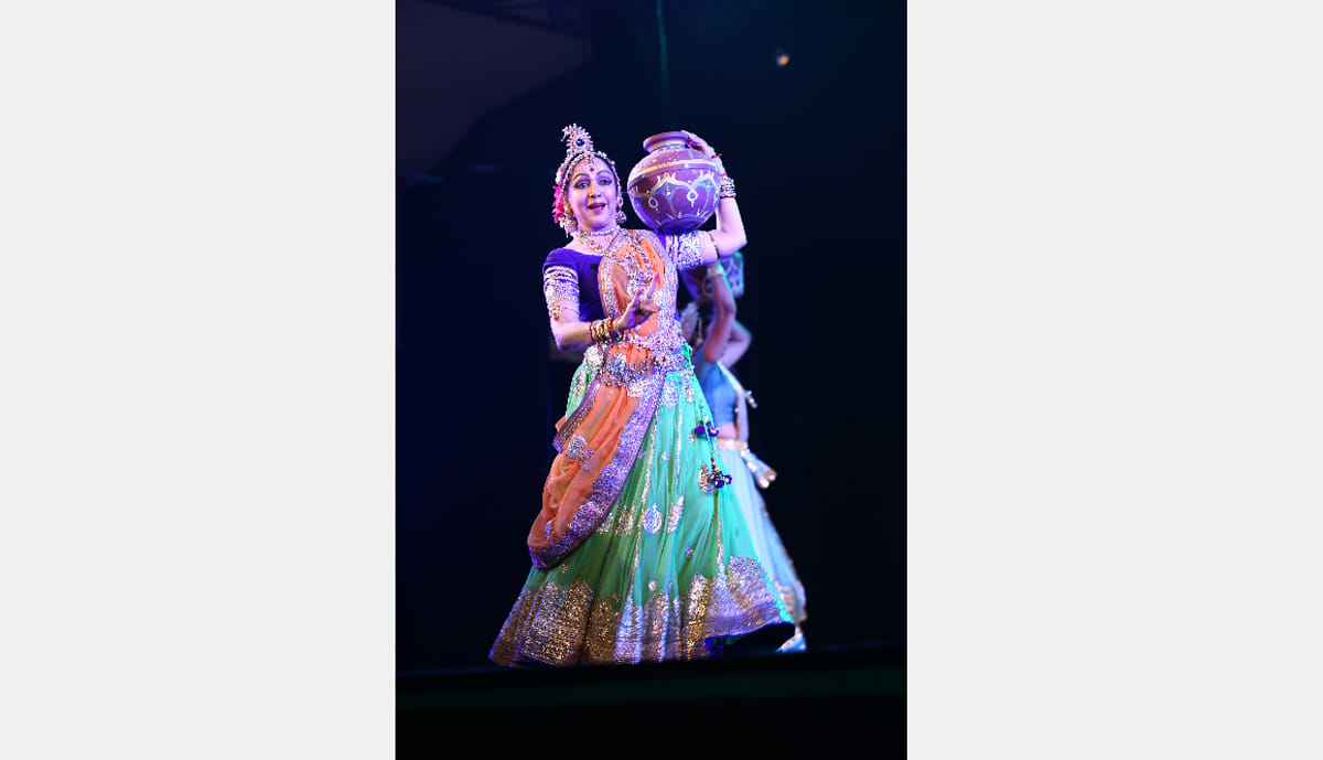 See Gita Festival 70 years 'dream girl' of the dance, become Draupadi