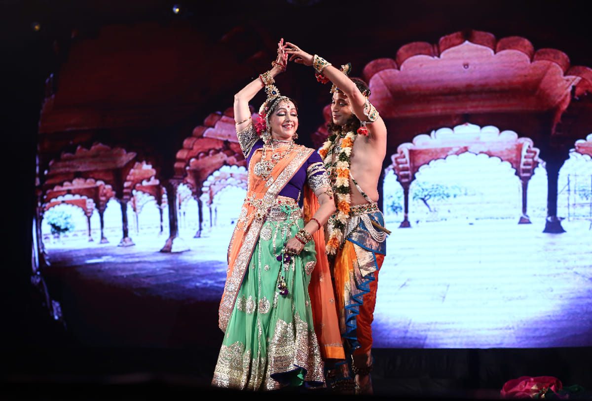 See Gita Festival 70 years 'dream girl' of the dance, become Draupadi