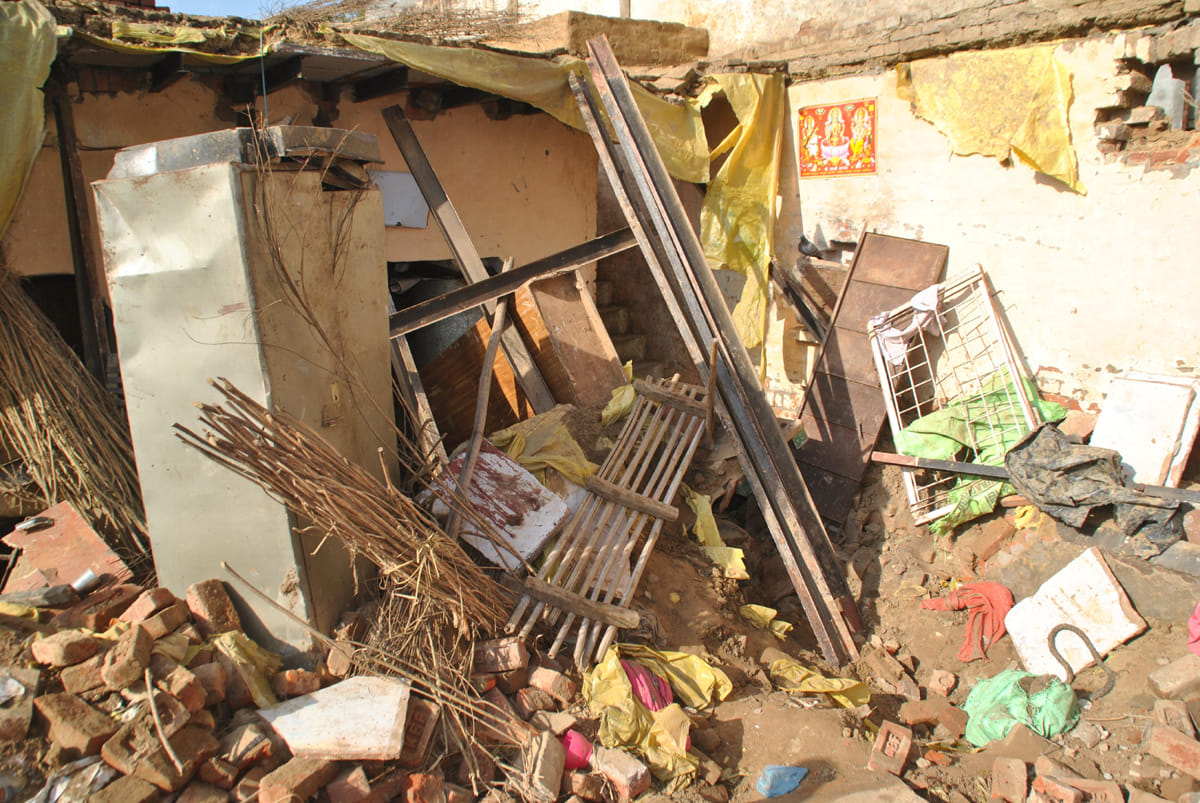 five people dead in house collapse