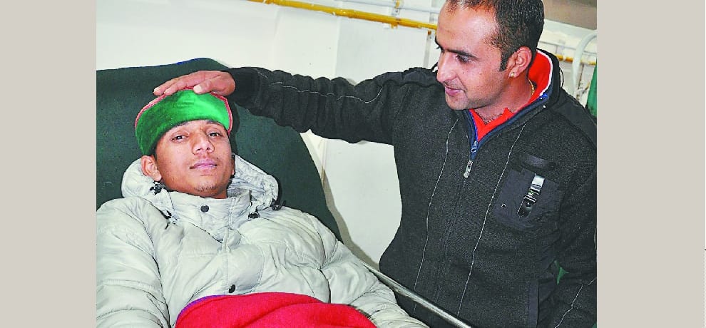  engineering students rescued from chandrekhani hills kullu.