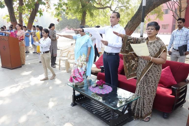 dm rajshekhar administered pledge in schools