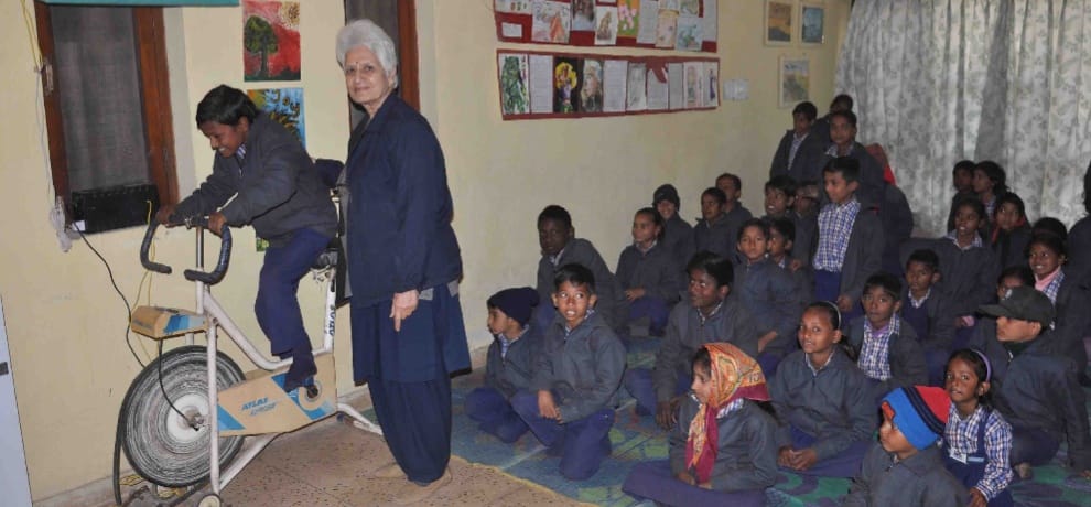 savita teaching unprivileged children