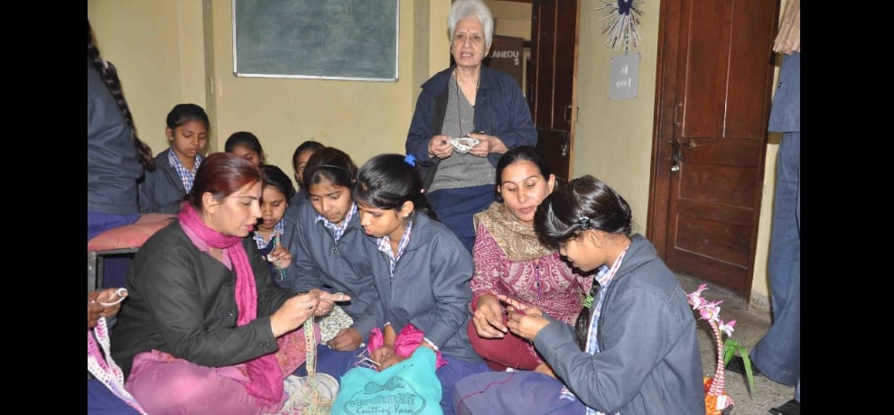 savita teaching unprivileged children