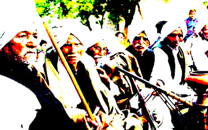  Father of accused sentenced to keep shoe on head by Panchayat 