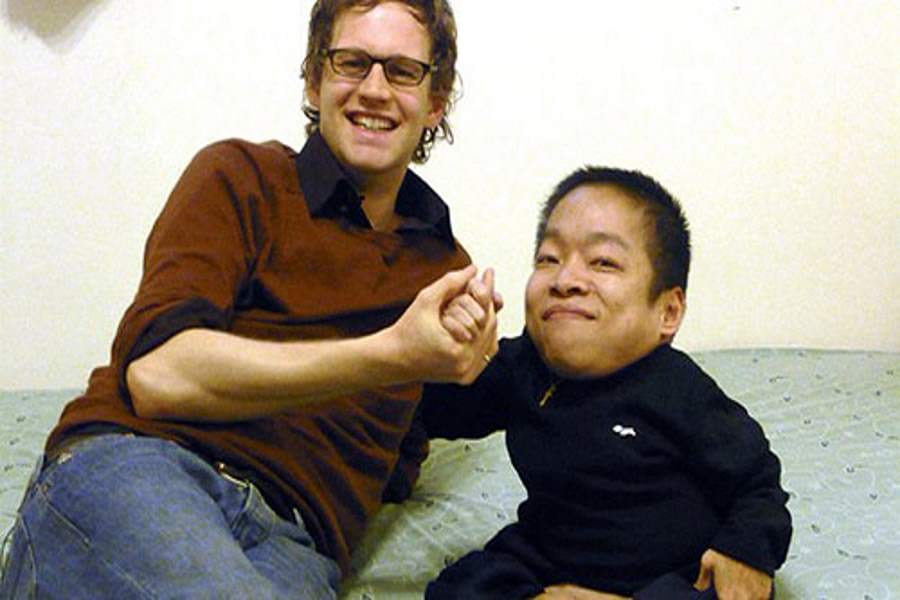 list of shortest people in the world
