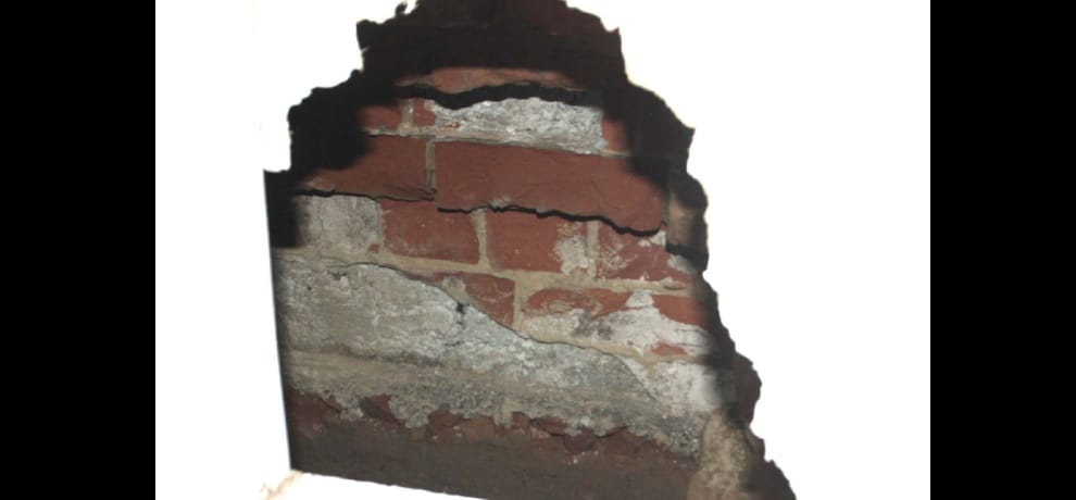 using tunnel in sewer thieves looted wedding material shop